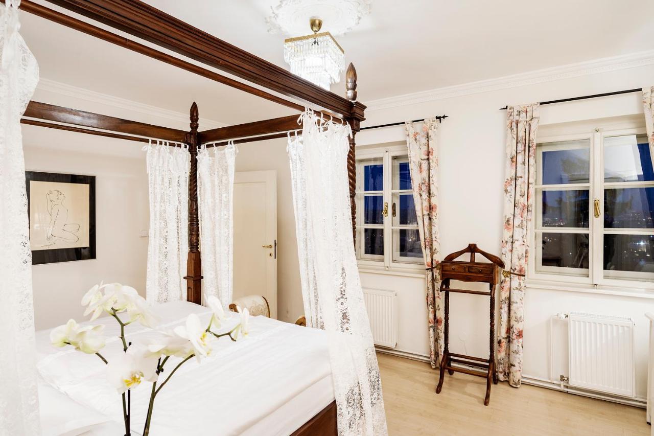 Nebozizek Hotel A Restaurant ปราก ภายนอก รูปภาพ