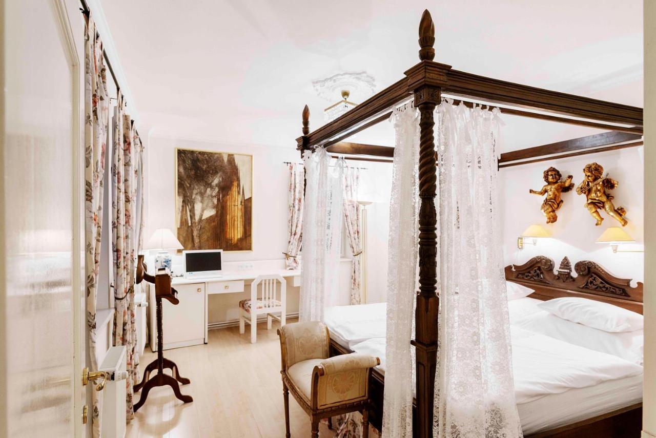 Nebozizek Hotel A Restaurant ปราก ภายนอก รูปภาพ