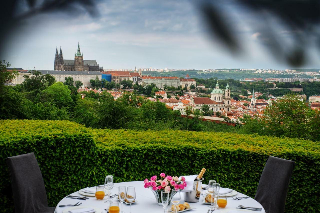 Nebozizek Hotel A Restaurant ปราก ภายนอก รูปภาพ